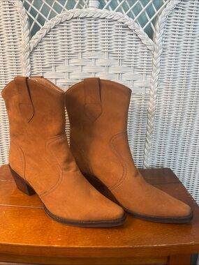 D’Milton Boots Women's Tan Suede Leather Western Ankle Boots Size 37 Brazil